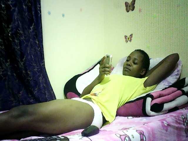 Blackfoxb live cam on BongaCams