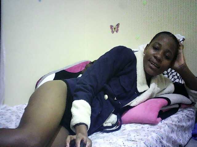Blackfoxb live cam on BongaCams