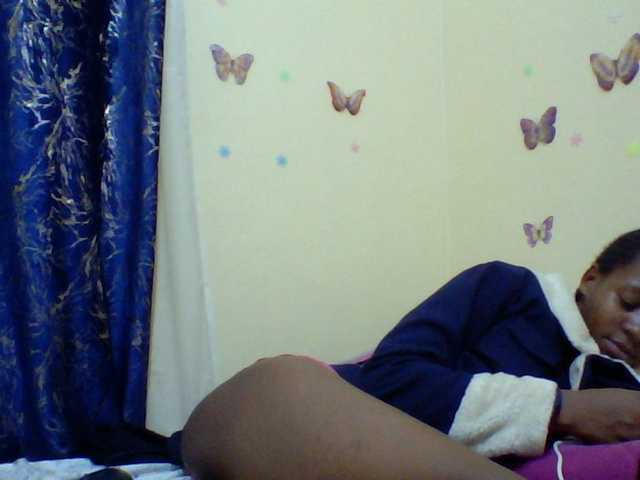 Blackfoxb live cam on BongaCams