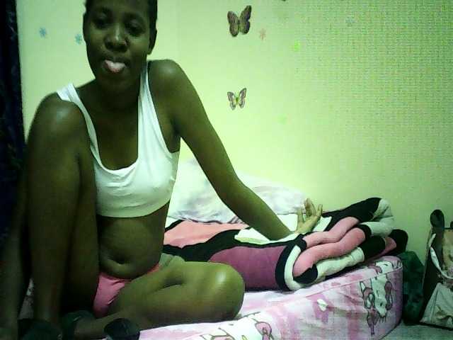 Blackfoxb live cam on BongaCams