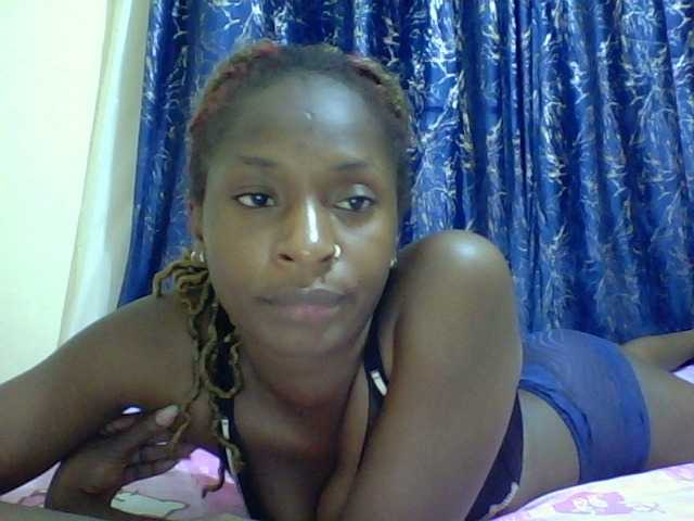 Blackfoxb live cam on BongaCams
