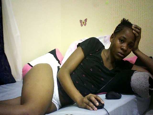Blackfoxb live cam on BongaCams