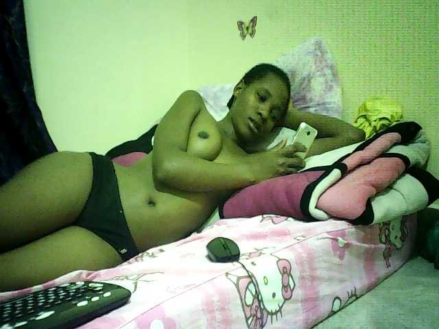 Blackfoxb live cam on BongaCams