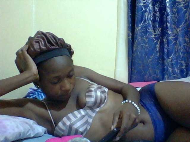 Blackfoxb live cam on BongaCams