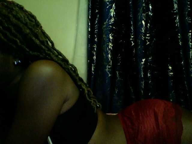 Blackfoxb live cam on BongaCams