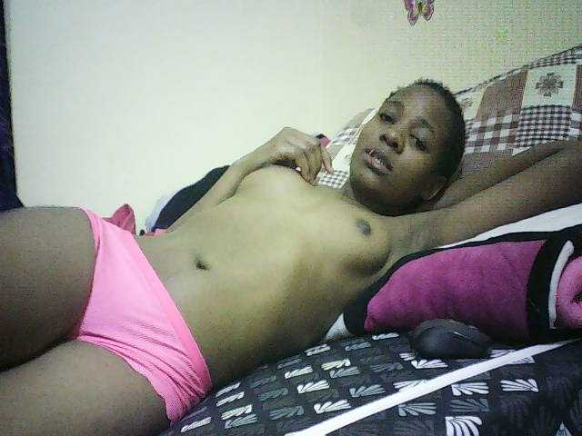 Blackfoxb live cam on BongaCams