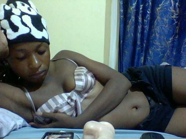 Blackfoxb live cam on BongaCams