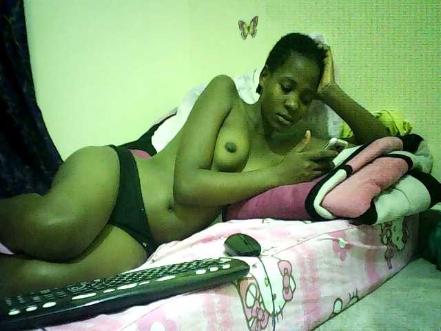 Blackfoxb live cam on BongaCams