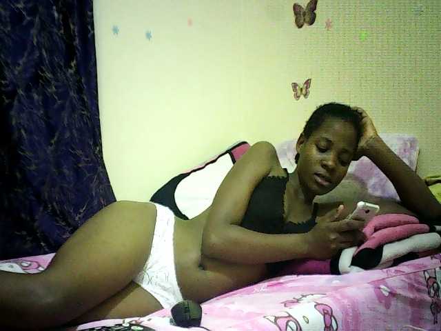 Blackfoxb live cam on BongaCams