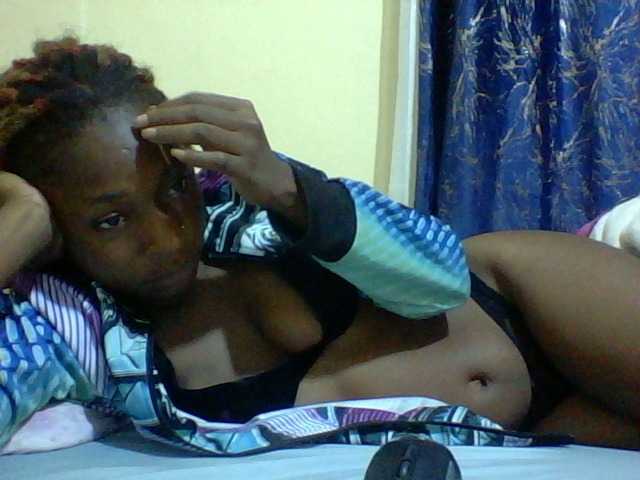 Blackfoxb live cam on BongaCams