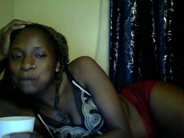 Blackfoxb live cam on BongaCams