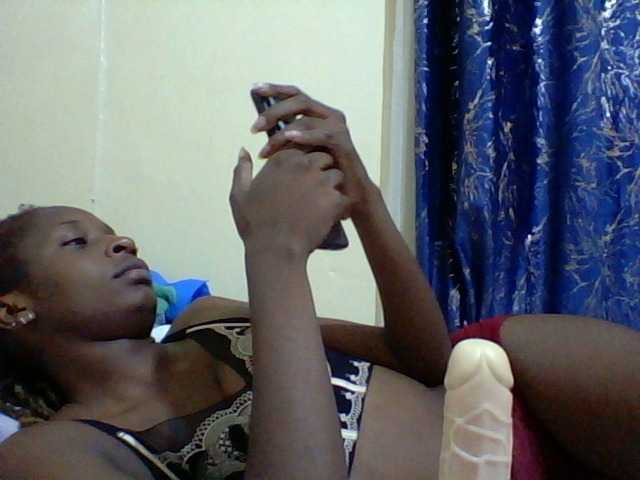 Blackfoxb live cam on BongaCams