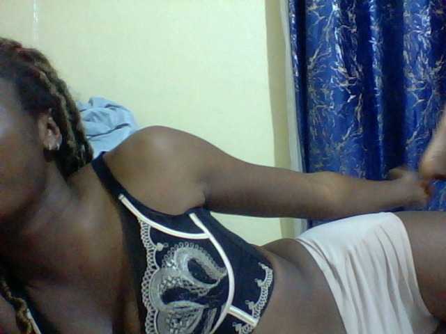 Blackfoxb live cam on BongaCams