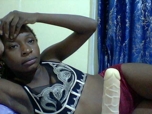 Blackfoxb live cam on BongaCams