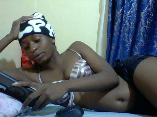 Blackfoxb live cam on BongaCams
