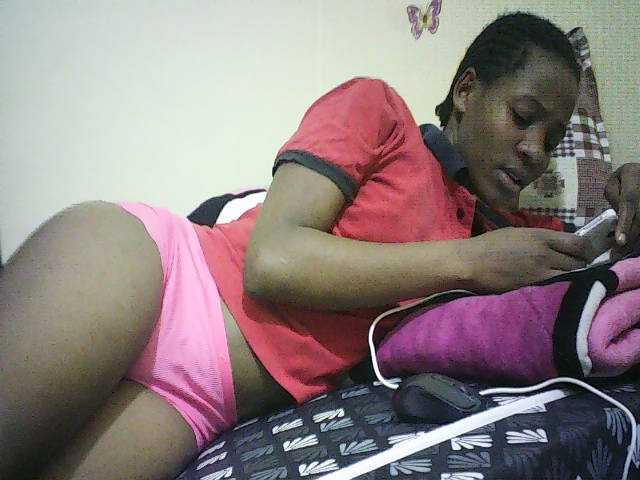 Blackfoxb live cam on BongaCams