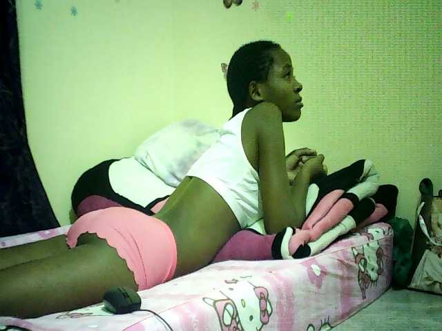 Blackfoxb live cam on BongaCams