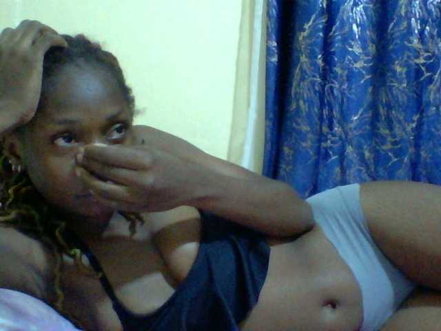 Blackfoxb live cam on BongaCams