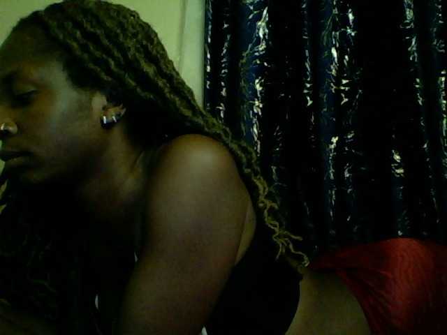 Blackfoxb live cam on BongaCams