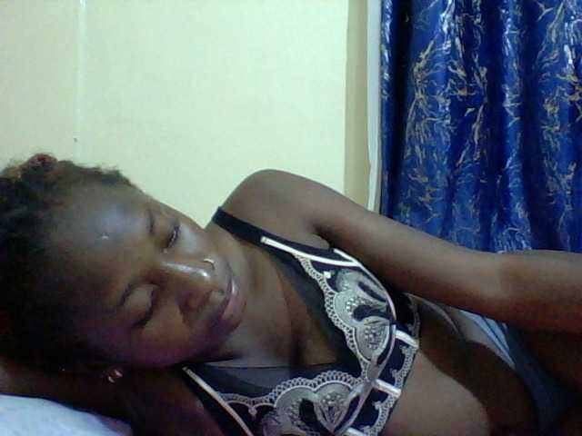 Blackfoxb live cam on BongaCams