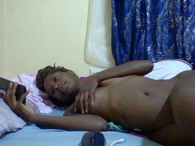 Blackfoxb live cam on BongaCams
