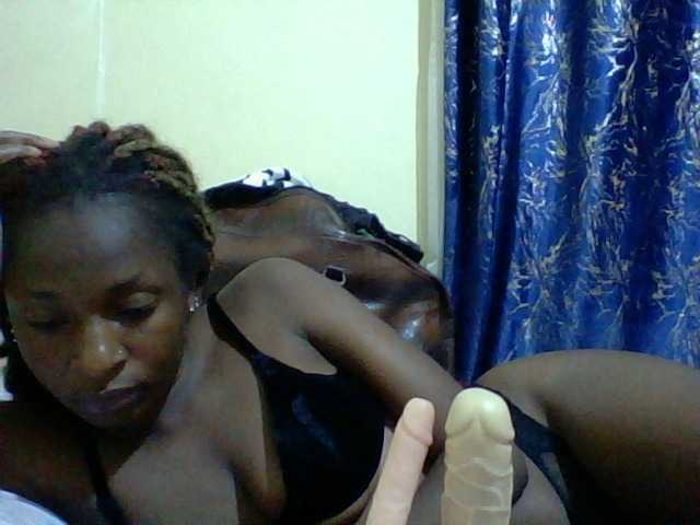 Blackfoxb live cam on BongaCams