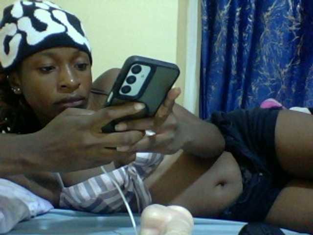 Blackfoxb live cam on BongaCams