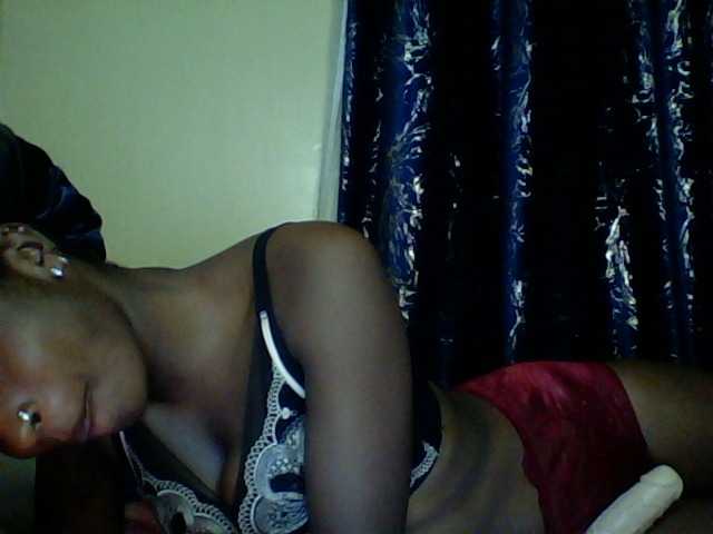 Blackfoxb live cam on BongaCams
