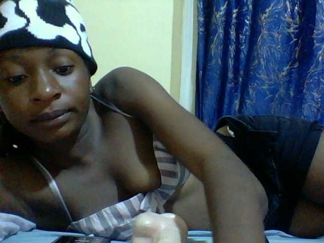 Blackfoxb live cam on BongaCams