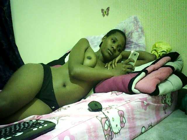 Blackfoxb live cam on BongaCams