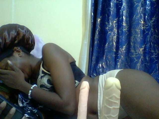 Blackfoxb live cam on BongaCams