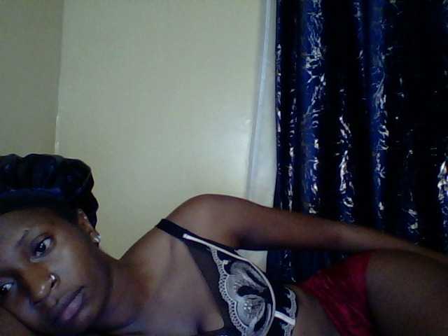 Blackfoxb live cam on BongaCams