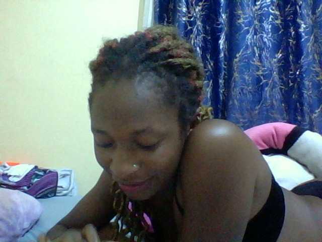 Blackfoxb live cam on BongaCams