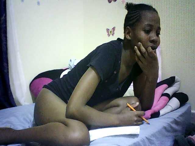 Blackfoxb live cam on BongaCams