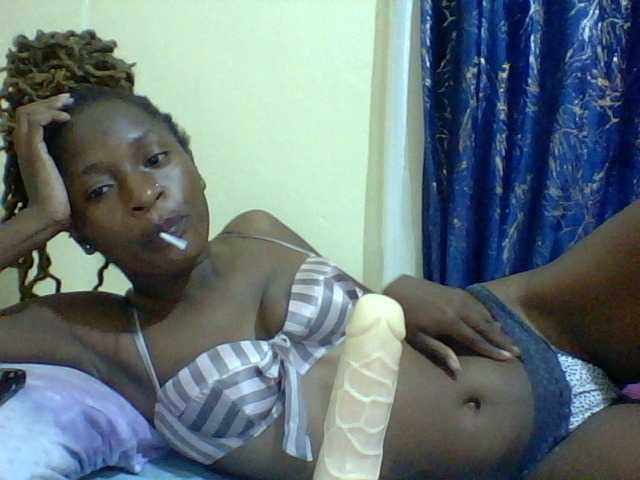 Blackfoxb live cam on BongaCams
