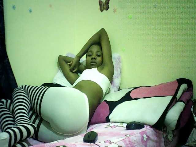 Blackfoxb live cam on BongaCams