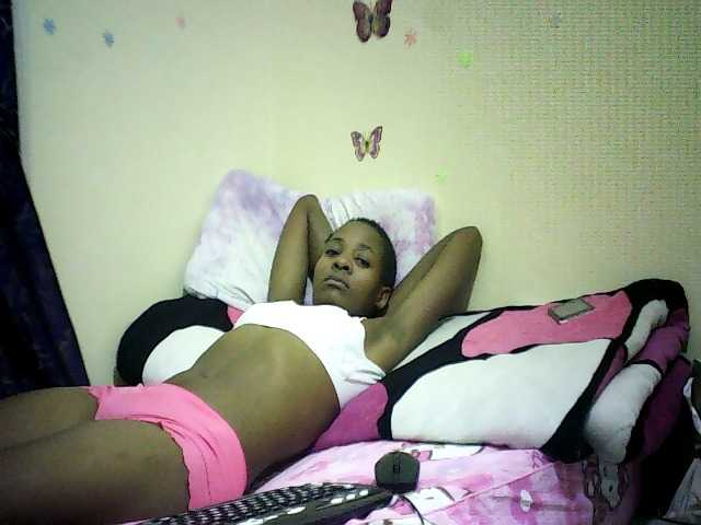 Blackfoxb live cam on BongaCams