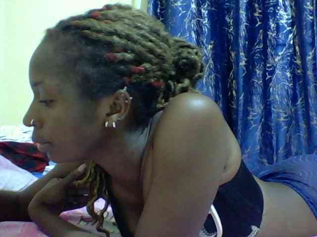 Blackfoxb Live Webcam on BongaCams