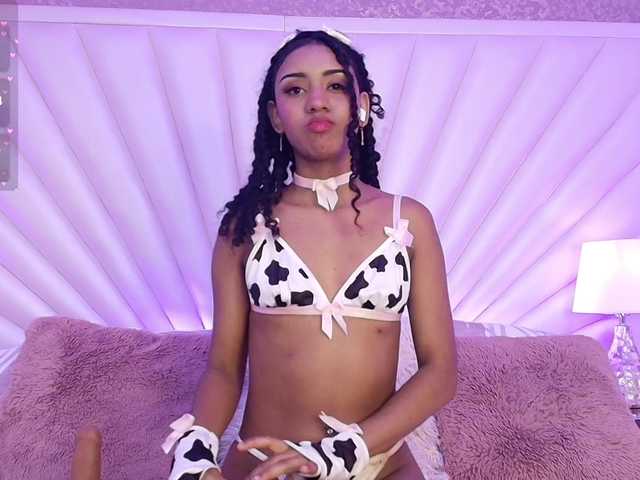 CarlaHilton live cam on BongaCams