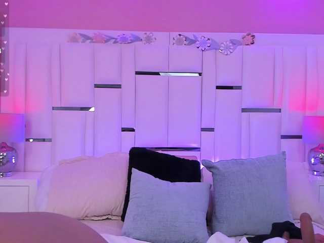 CarlaHilton live cam on BongaCams