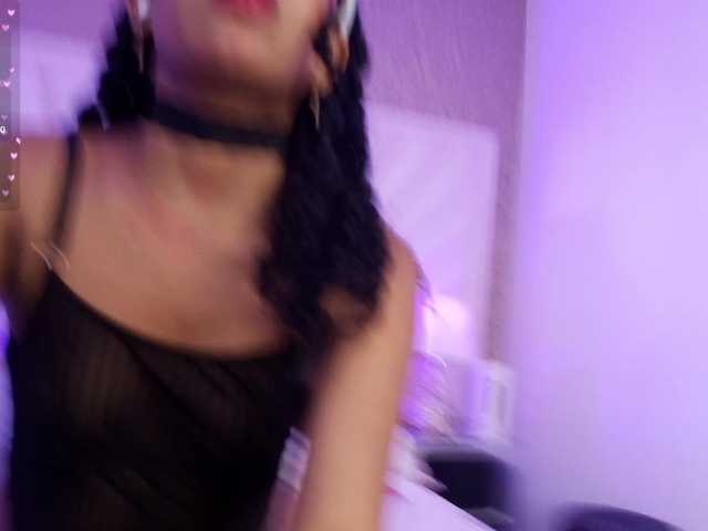 CarlaHilton live cam on BongaCams