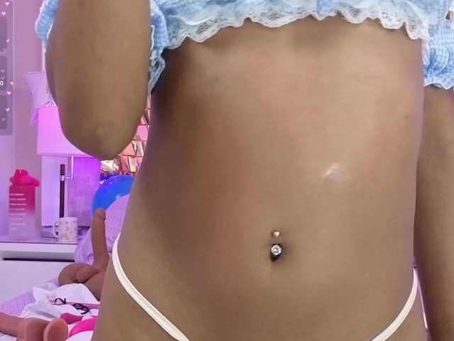 CarlaHilton live cam on BongaCams