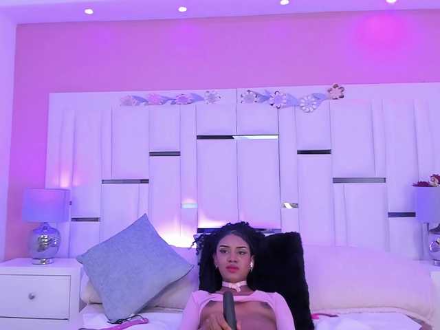 CarlaHilton live cam on BongaCams