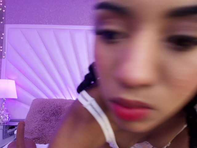 CarlaHilton live cam on BongaCams