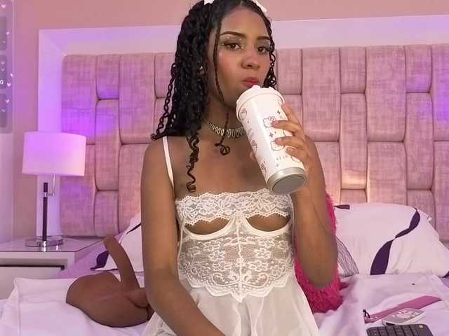 CarlaHilton live cam on BongaCams