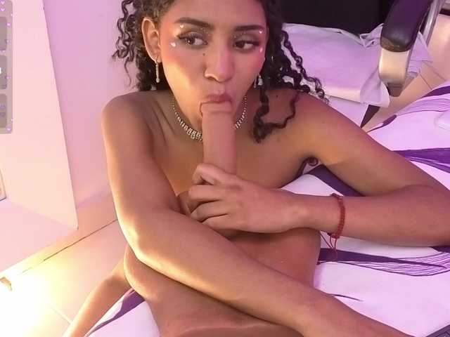 CarlaHilton live cam on BongaCams