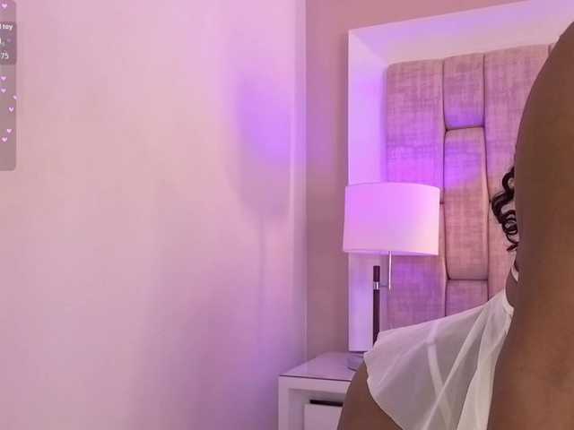 CarlaHilton live cam on BongaCams