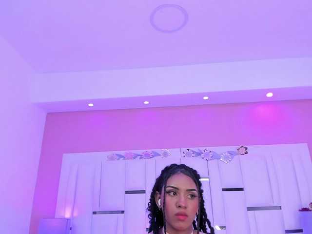 CarlaHilton live cam on BongaCams