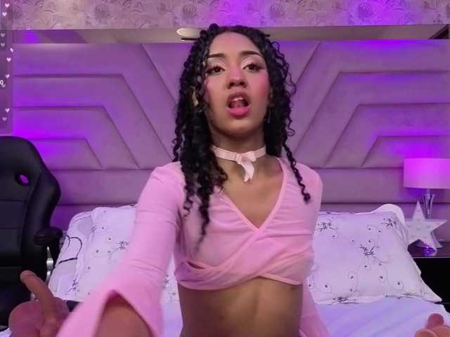 CarlaHilton live cam on BongaCams