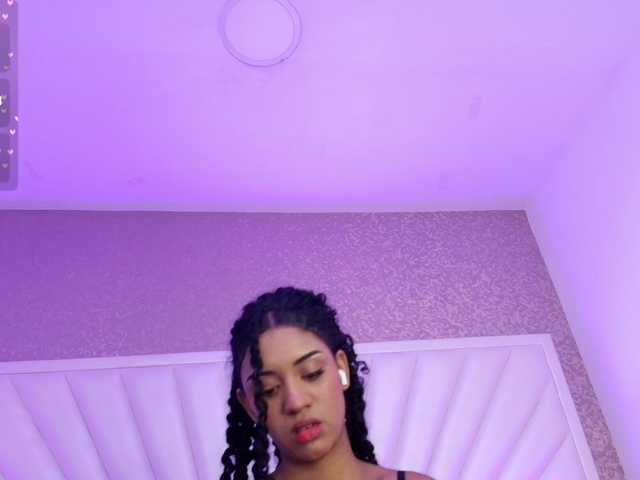 CarlaHilton live cam on BongaCams